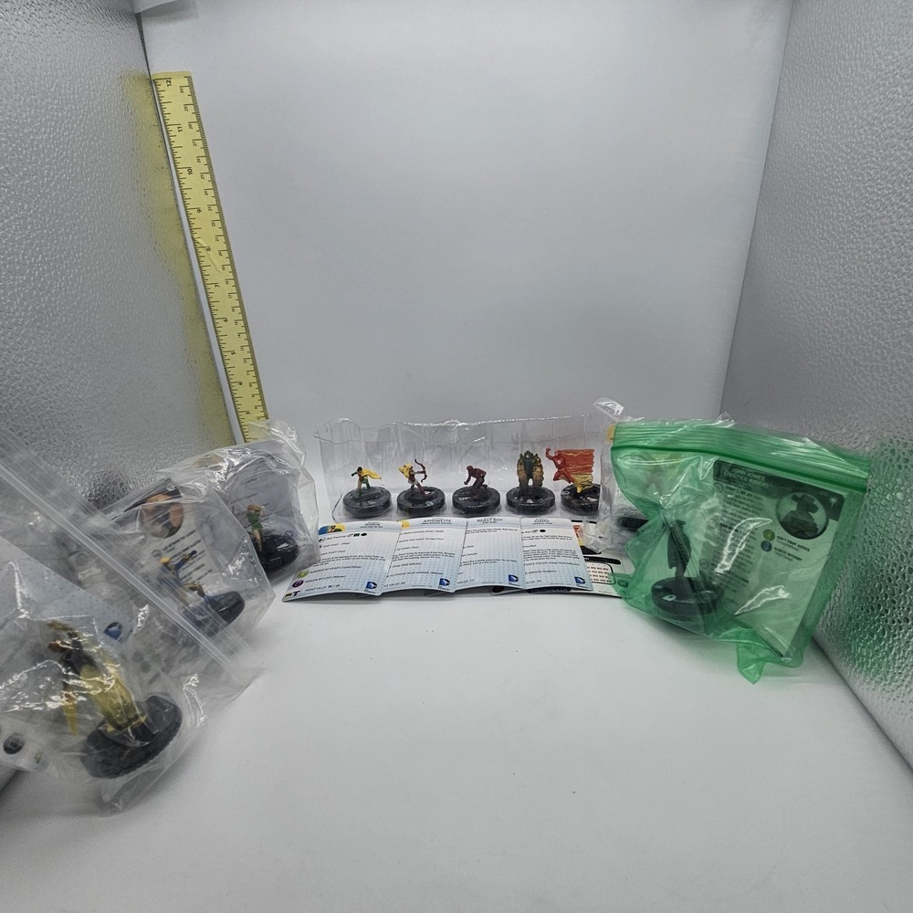 Large Lot of DC HeroClix Miniatures & Character Cards - Flashpoint Set -...